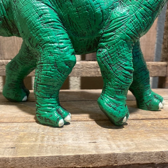 Christmas Dinosaur Figure, Large Resin Brachiosaurus With Christmas Presents - Picture 11 of 16